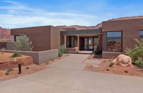 Ivins House | Modern Luxury Desert Home w/Pool & Red Rock Cliff Views