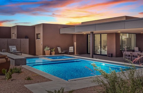 Ivins House | Modern Luxury Desert Home w/Pool & Red Rock Cliff Views