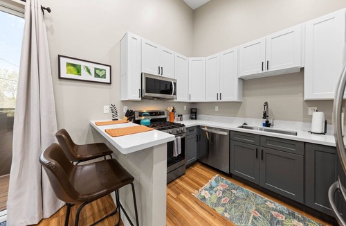 Old Southwest House | Modern Midtown Oasis: Mountain Views & Walkable Vibes