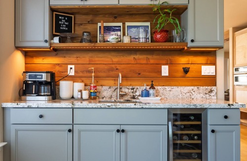 Northwest Reno House | Modern Mountain Retreat Located in highly desirable area in Northwest Reno.