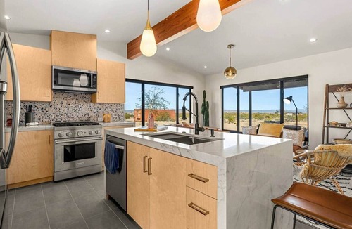 Joshua Tree House | Modern on Mars | NEWLY REMODELED | SPA | Fire-pit