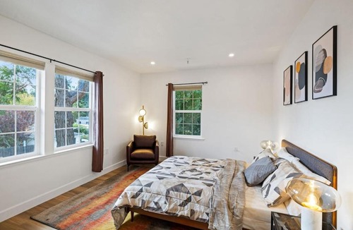 Mill Valley Apartment | Modern Retreat in Heart of Downtown Mill Valley