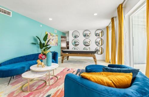 Raskin Estates House | Modern Retreat Minutes from Shopping Dining & Golf