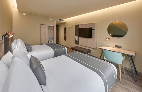El Sauzal Hotel | Modern Room | Shared Pool & Free Parking | Ensenada Stay