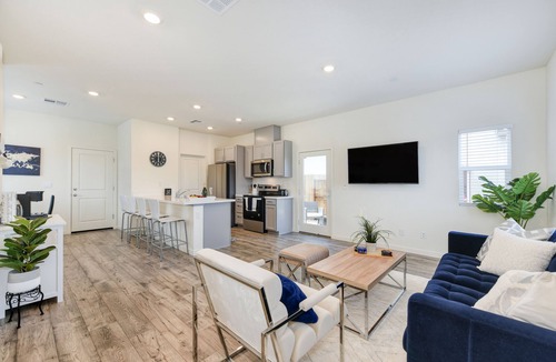 Roseville House | Modern Roseville Retreat Near Hospitals, Bosch, Oracle & Intel