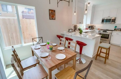 Imperial Beach House | Modern & Spacious 3-Bedroom Home w Garage, 5 min to Beach, Downtown