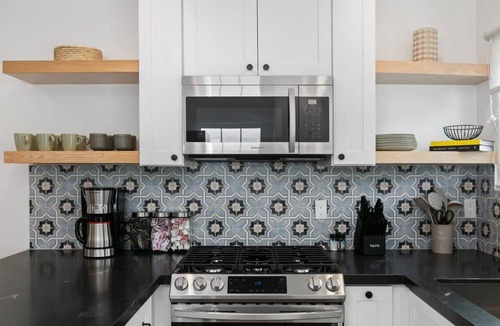 Hillcrest Apartment | Modern Spanish Living in Prime Location Area