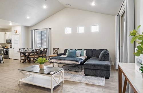 Sienna Hills House | Modern St. George Home: Walk to Heated Pool, Hot Tub, BBQ, Free State Park Pass, WiFi, Full Kitchen!
