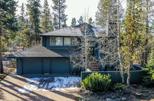 Deer Park House | Modern Sunriver Luxury Home with Fenced Turf Pet Yard, Large Kids Room, SHARC !