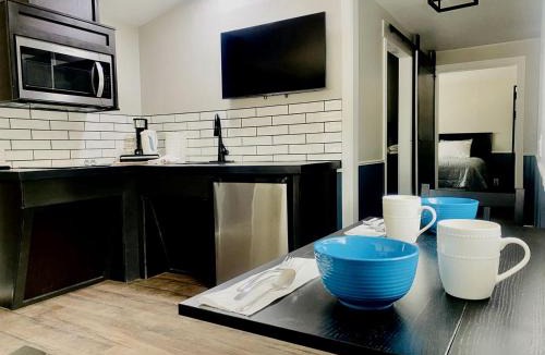 Lone Pine House | Modern Tiny Home with Mountain Views Near Mt. Whitney, Lone Pine, California