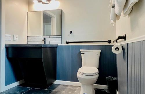 Lone Pine House | Modern Tiny Home with Mountain Views Near Mt. Whitney, Lone Pine, California
