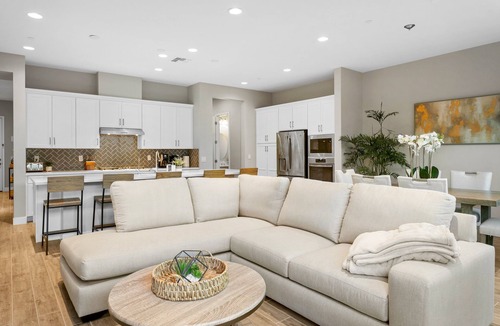 North Scottsdale House | Modern townhome with private patio, grill, rooftop deck, on-site pool & gym