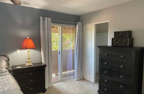 Modesto Condo | Modern Townhouse | Walk to Kaiser and Mall