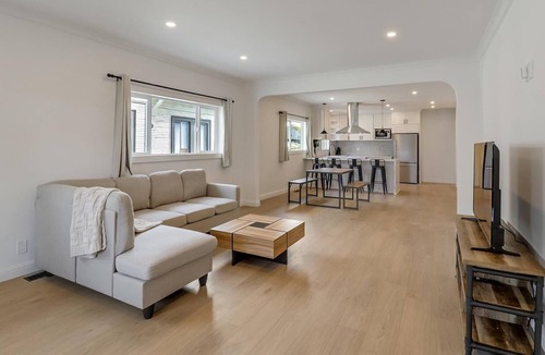 Emeryville House | Modern updated home --5 mins from Berkeley and Emeryville 1 GIG FAST INTERNET