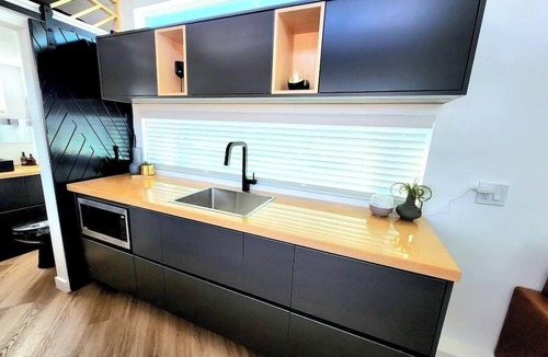 Apple Valley House | Modern Zion Getaway Pet-Friendly Home