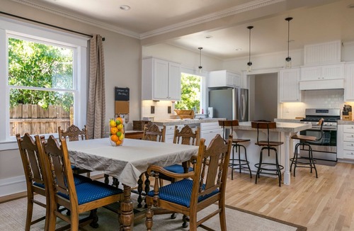 Paso Robles House | Modernized turn of the century Craftsman NO CLEANING FEES, Uptown District