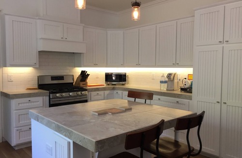 Paso Robles House | Modernized turn of the century Craftsman NO CLEANING FEES, Uptown District