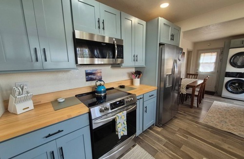 Westwood House | Molly's Modern Mountain Getaway - Minutes to Lake Almanor
