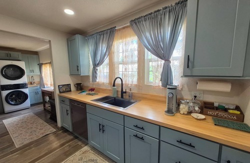 Westwood House | Molly's Modern Mountain Getaway - Minutes to Lake Almanor