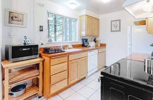 Northwood House | Monte Rio 2BR A-frame on the Russian River — dogs welcome