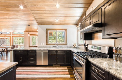 Meeks Bay House | Monthly Lease - Lands End at Meeks Bay by Tahoe Getaways - 4BR Pet Friendly, Walk to Lake!