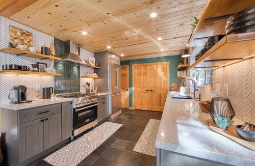 Truckee House | MONTHLY LEASE Owl's Nest By Tahoe Getaways - Tahoe Donner w HOA Access