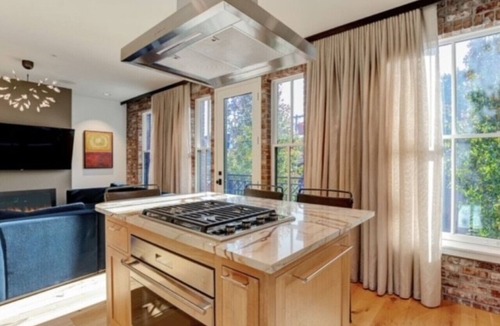 Corbett - Terwilliger - Lair Hill Condo | Monthly Rental - Elevated Living in the Hills