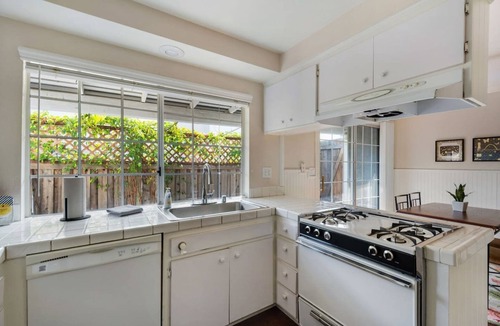 Santa Ana Apartment | Monthly Rental Near South Coast Plaza | 2Bed2Bath