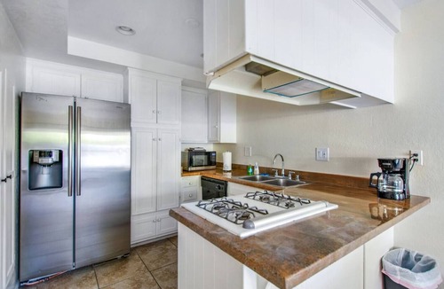Santa Ana Apartment | Monthly Rental Near South Coast Plaza | 2Bed2Bath