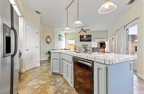 Elk Grove House | Monthly Spacious 5-bedroom 3BR home in serene Elk Grove w Billiards, Air Hockey+