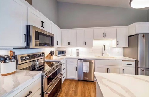 Old Farm District House | MONTHLY STAY Perfect 3-bedroom house with HS internet in beautiful Bend