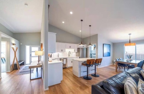Old Farm District House | MONTHLY STAY Perfect 3-bedroom house with HS internet in beautiful Bend