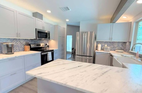 North Mountain House | Moon Valley Golf | Heated Pool, Sleeps 8, Firepit