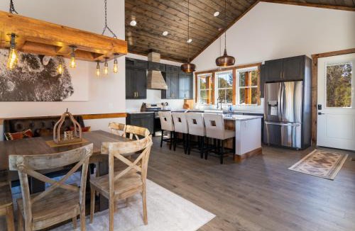 Orderville House | Moonlight Lodge, luxury home, Zion and Bryce