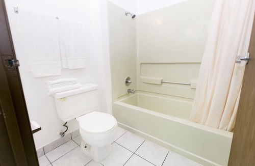 Garden Grove Hotel | Morada Inn - Near Garden Grove Park