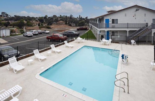 Arroyo Grande Hotel | Motel ∙ 127 guests