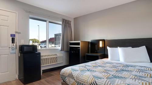 Eureka Hotel | Motel 6-Eureka, CA Redwood Coast