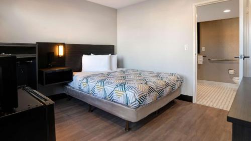 Eureka Hotel | Motel 6-Eureka, CA Redwood Coast