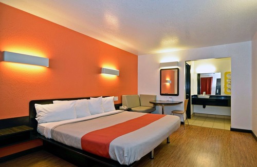 Fairfield Hotel | Motel 6 Fairfield, CA - Napa Valley