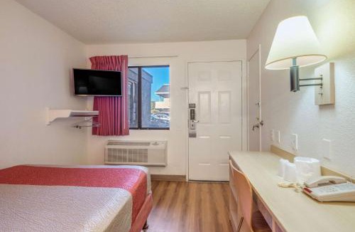 Fairfield Hotel | Motel 6-Fairfield, CA - North