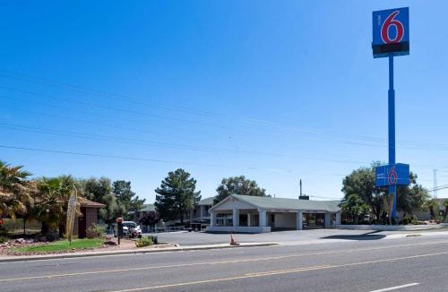 Kingman Hotel | Motel 6-Kingman, AZ - Route 66 West