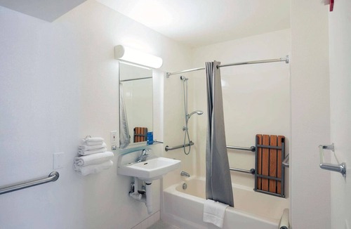 Mammoth Lakes Hotel | Motel 6 Mammoth Lakes, CA