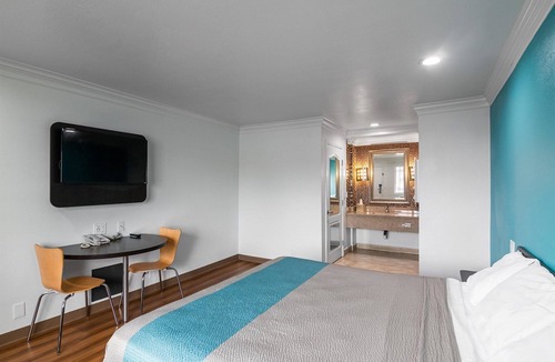 Norwalk Hotel | Motel 6 Norwalk, CA