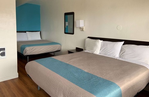Downtown Hotel | Motel 6 Pismo Beach - Pacific Ocean
