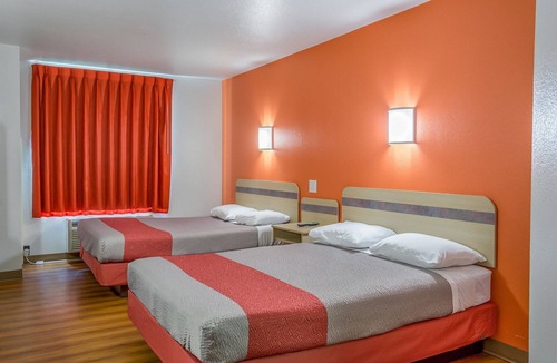 Redmond Hotel | Motel 6 Redmond, OR