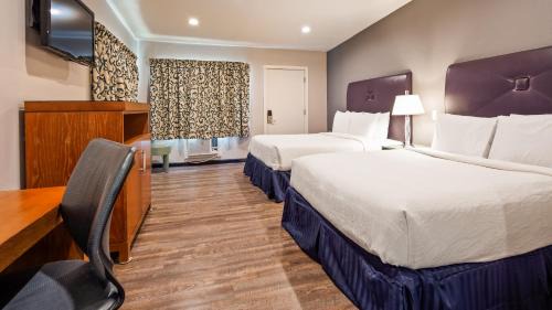 Ridgecrest Hotel | Motel 6 Ridgecrest, CA China Lake
