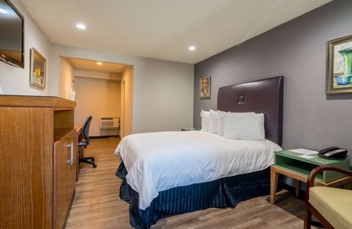 Ridgecrest Hotel | Motel 6 Ridgecrest, CA - China Lake
