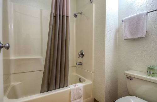 Rowland Heights Hotel | Motel 6 Rowland Heights, CA - Los Angeles - Pomona