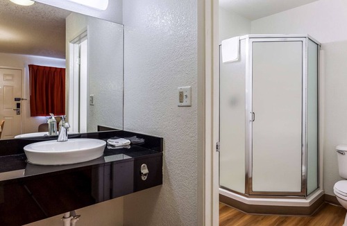 Central Sacramento Hotel | Motel 6 Sacramento, CA - Downtown