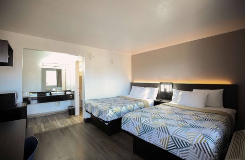 Central Sacramento Hotel | Motel 6 Sacramento, CA - Old Sacramento North